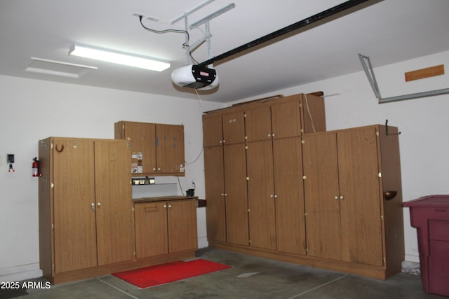 34464 N 68th Way, Scottsdale, AZ 85266 - garage with a garage door opener