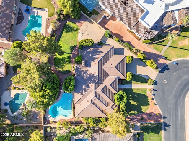 8604 S Oak St, Tempe, AZ 85284 - aerial view of property and surrounding area featuring a pool