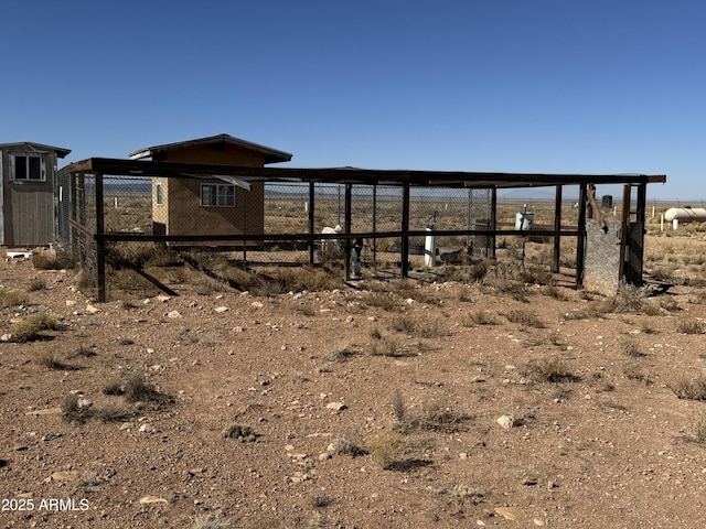 view of yard featuring a rural view