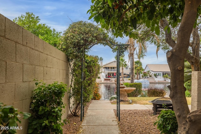 1146 W Sea Fog Dr, Gilbert, AZ 85233 - view of community featuring a water view