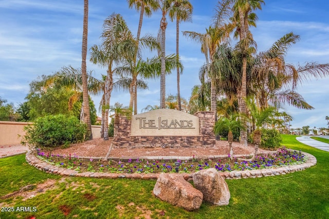 1146 W Sea Fog Dr, Gilbert, AZ 85233 - community sign featuring a lawn