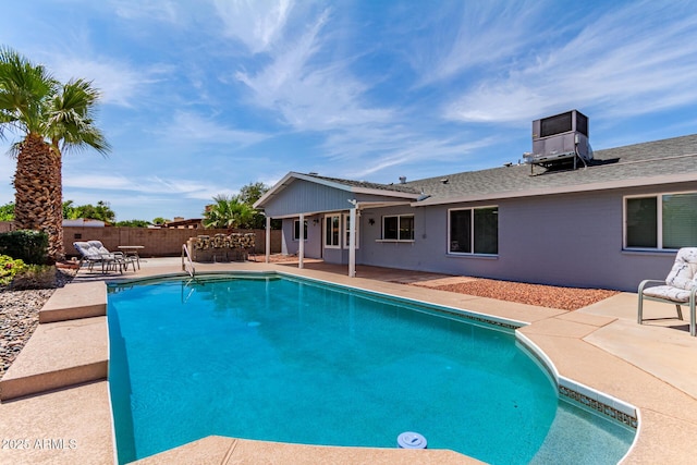 5721 W Palo Verde Ave, Glendale, AZ 85302 - view of pool with a patio