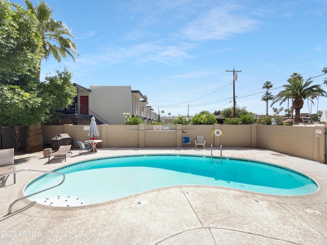 4925 N 73rd St Unit 4, Scottsdale, AZ 85251 - community pool with a patio area