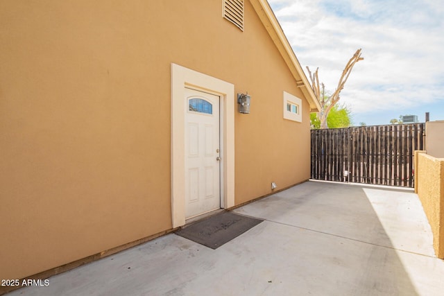 6701 W Catalina Dr, Phoenix, AZ 85033 - doorway to property with stucco siding