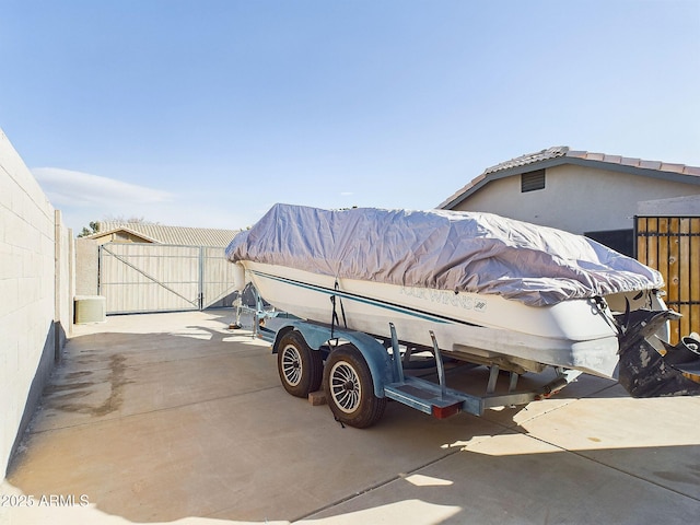4530 W Misty Willow Ln, Glendale, AZ 85310 - view of parking / parking lot