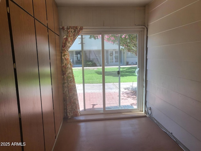 720 N 82nd St Unit E116, Scottsdale, AZ 85257 - doorway to outside with finished concrete flooring