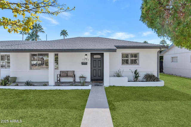 view of front of house featuring a front yard