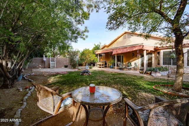 view of yard with a patio