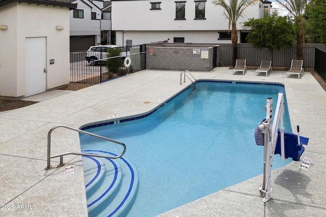 2604 N 27th St Unit 4, Phoenix, AZ 85008 - community pool featuring a patio area