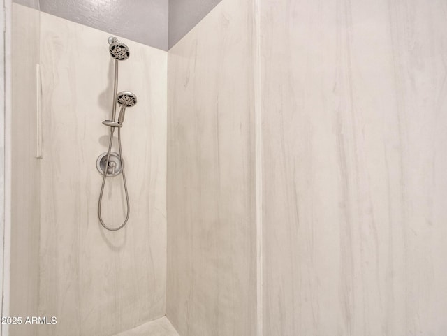 2724 W Fernwood Dr, Phoenix, AZ 85086 - room details with a marble finish shower