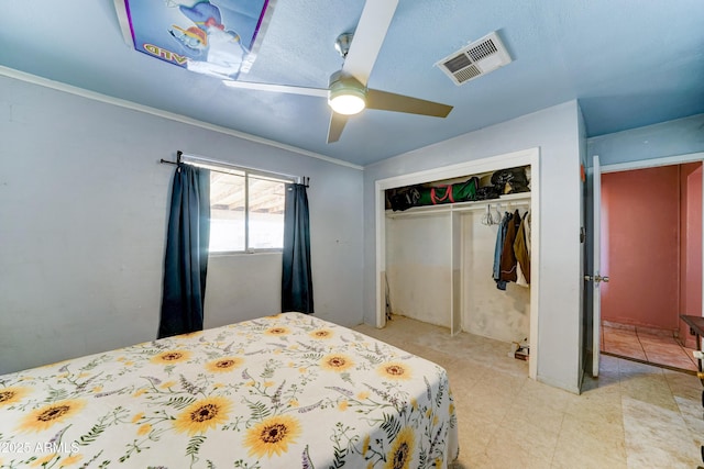 6541 N 54th Ave, Glendale, AZ 85301 - bedroom with a closet and ceiling fan