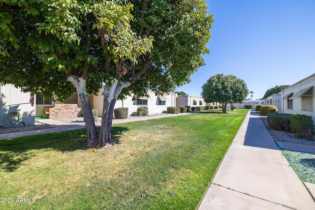 view of yard with a residential view