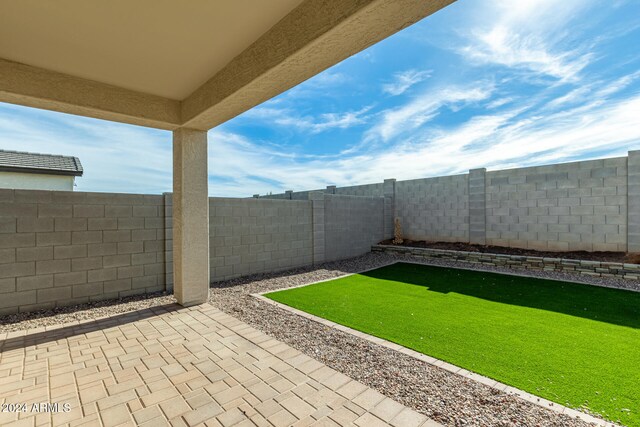 view of yard with a patio area