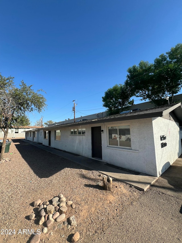 view of front of property