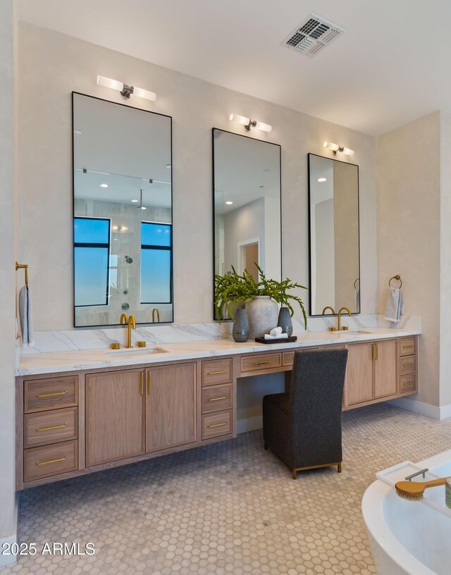 10220 N 66th St, Paradise Valley, AZ 85253 - full bath featuring vanity, walk in shower, and visible vents