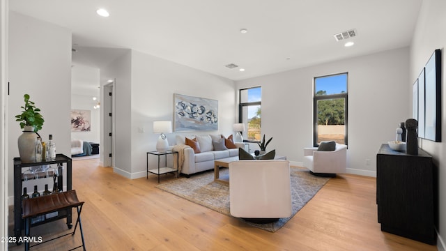 10220 N 66th St, Paradise Valley, AZ 85253 - living area with recessed lighting, visible vents, and light wood-style floors