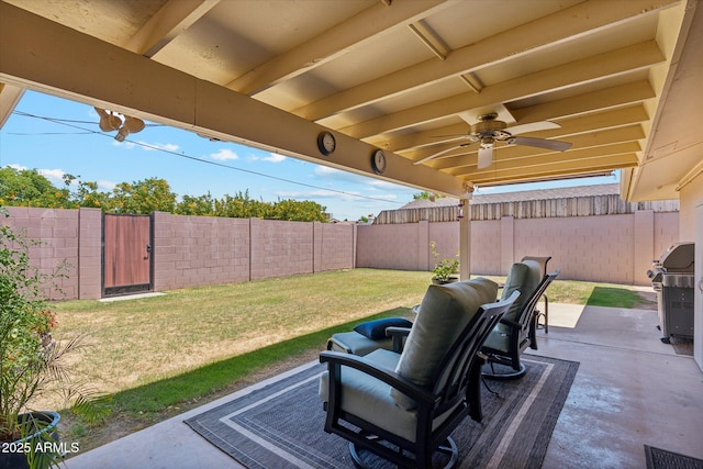 view of patio with a fenced backyard, visible vents, area for grilling, and ceiling fan