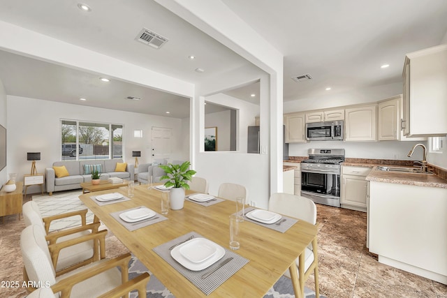 508 S Pasadena, Mesa, AZ 85210 - dining space featuring recessed lighting