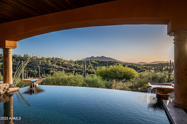 water view featuring a mountain view