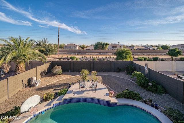 view of swimming pool