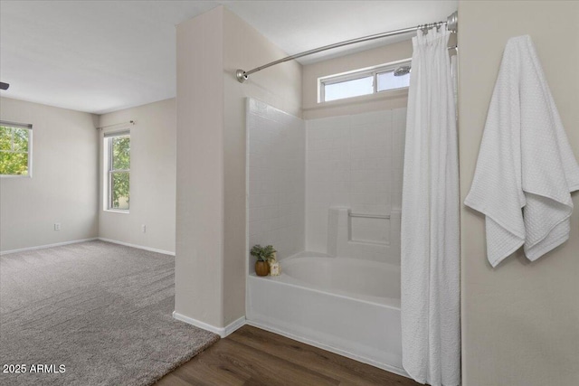 3784 E Washington Ct, Gilbert, AZ 85234 - full bathroom with plenty of natural light, baseboards, shower / bath combo, and wood finished floors