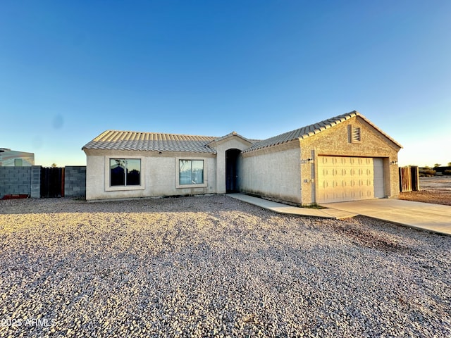 view of front facade featuring a garage