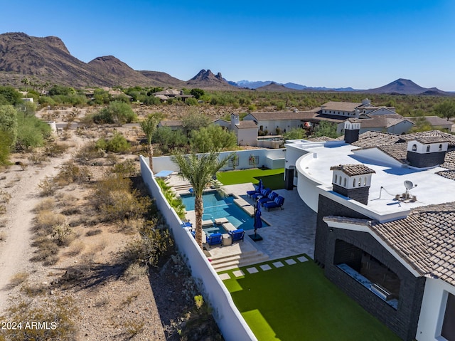 bird's eye view featuring a mountain view