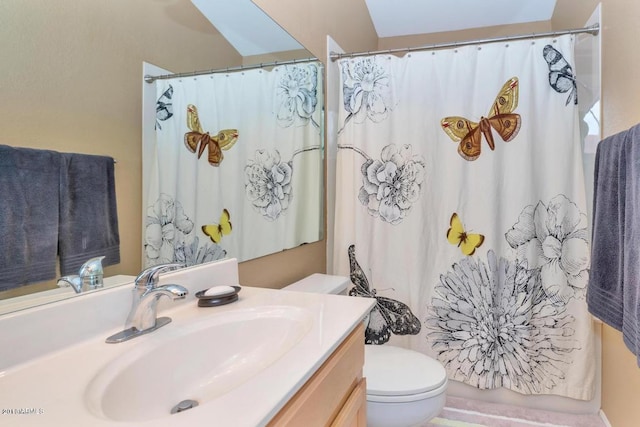 5640 E Bell Rd Unit 1099, Scottsdale, AZ 85254 - full bath with vanity and a shower with shower curtain