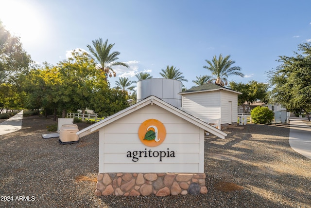 view of community / neighborhood sign