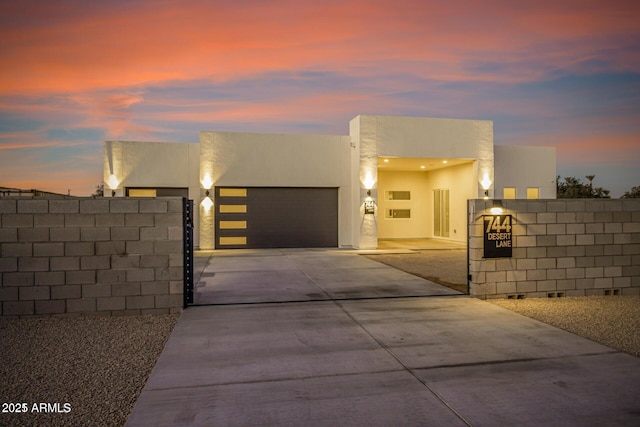 view of front facade featuring a garage