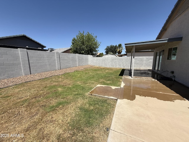 3014 W Zachary Dr, Phoenix, AZ 85027 - fenced backyard featuring a patio area
