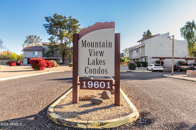 view of community / neighborhood sign