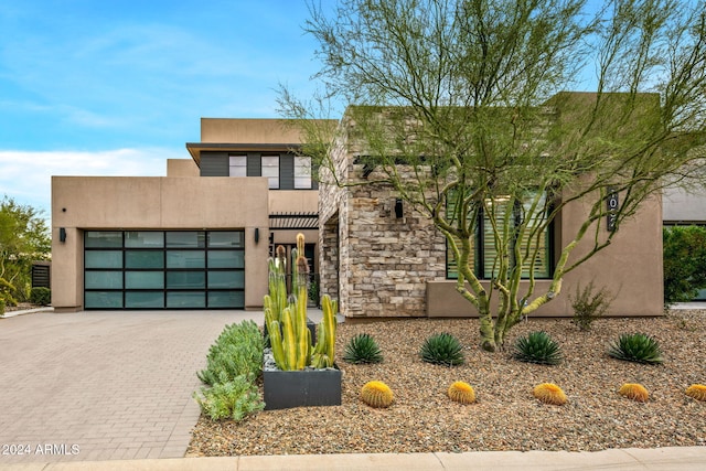 view of front facade with a garage