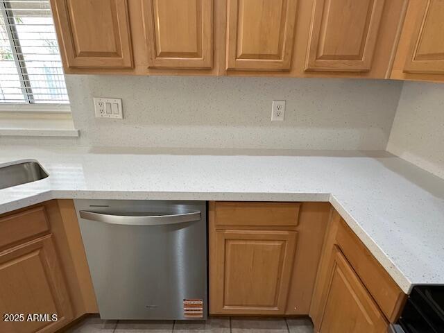 20275 N 81st Ln, Peoria, AZ 85382 - kitchen featuring dishwasher, stove, and light tile patterned flooring