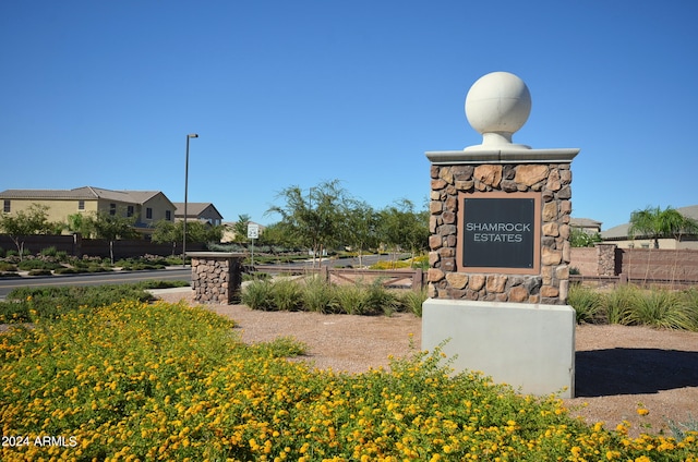 view of community / neighborhood sign