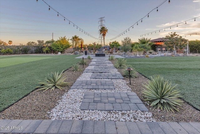 9183 W Shamel Ash Rd, Peoria, AZ 85383 - view of community featuring a lawn