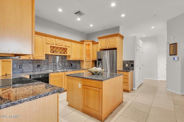 9183 W Shamel Ash Rd, Peoria, AZ 85383 - kitchen featuring stainless steel fridge with ice dispenser, black dishwasher, backsplash, recessed lighting, and a kitchen island
