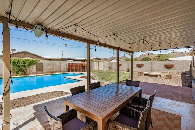 844 E Ruth Ave, Phoenix, AZ 85020 - view of patio / terrace with a fenced backyard
