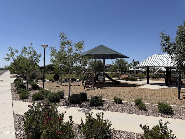 2250 E Palmdale Ln, Gilbert, AZ 85298 - communal playground with a gazebo