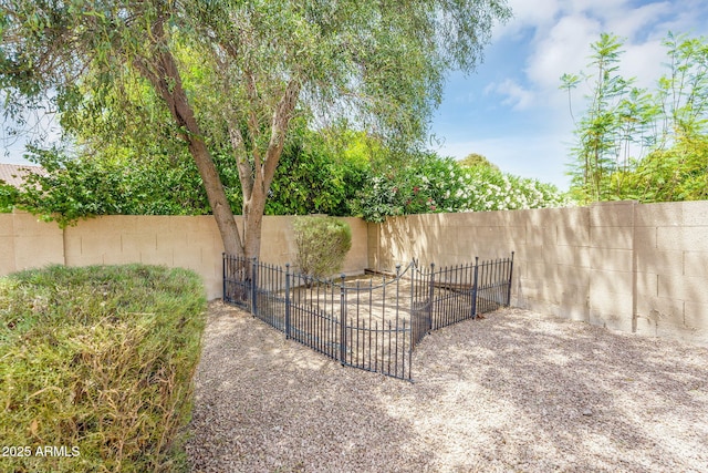view of yard featuring fence