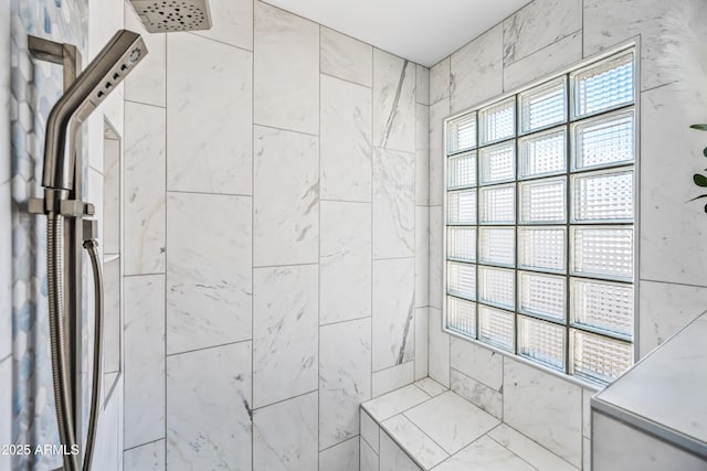 1638 N Avoca, Mesa, AZ 85207 - full bath with tiled shower