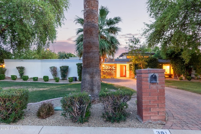 301 W Royal Palm Rd, Phoenix, AZ 85021 - view of front of house with decorative driveway and a front lawn