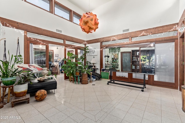 301 W Royal Palm Rd, Phoenix, AZ 85021 - community lobby featuring a high ceiling