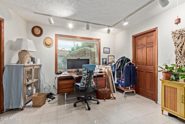 301 W Royal Palm Rd, Phoenix, AZ 85021 - office space featuring track lighting