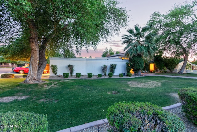 301 W Royal Palm Rd, Phoenix, AZ 85021 - view of front of home featuring a front yard