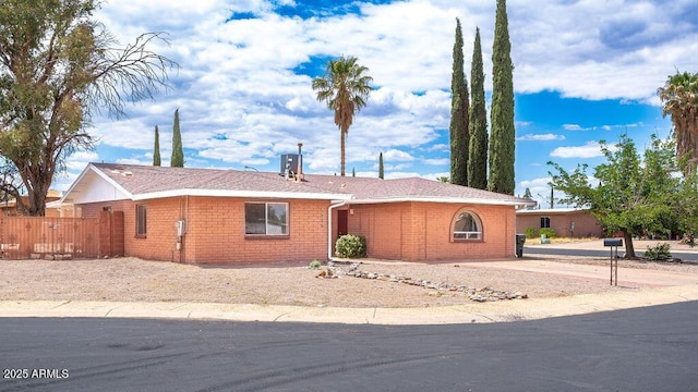 1315 Via Cabrillo, Sierra Vista, AZ 85635 - ranch-style house with brick siding
