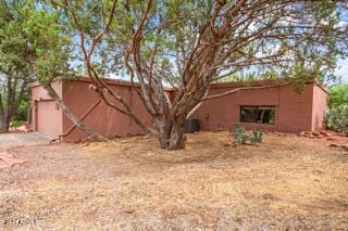 25 Edgewood Cir, Sedona, AZ 86336 - view of yard featuring a garage