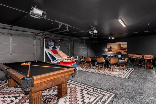 playroom featuring pool table