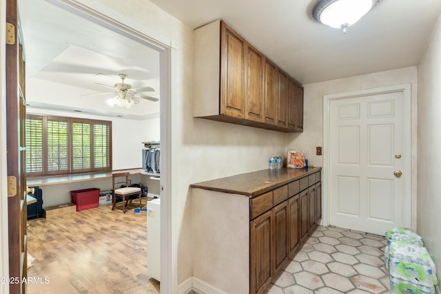 kitchen with ceiling fan