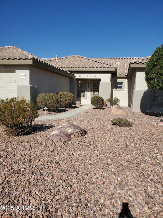 view of front of house featuring a garage